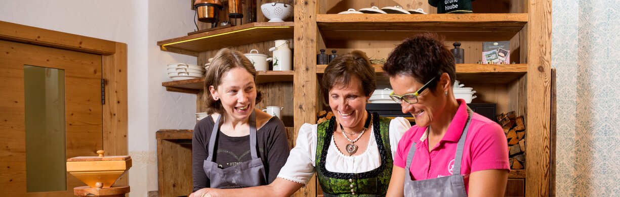02__Backen-des-Slow-Food-Presidio-Lesachtaler-Brot | © MarianneDaberer 02__Backen-des-Slow-Food-Presidio-Lesachtaler-Brot | © MarianneDaberer